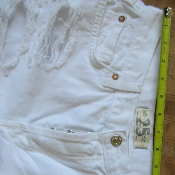 NWT WE THE FREE People Cut-Off Shorts DISTRESSED White Denim BUTTON-FLY ,25 - Picture 7 of 7